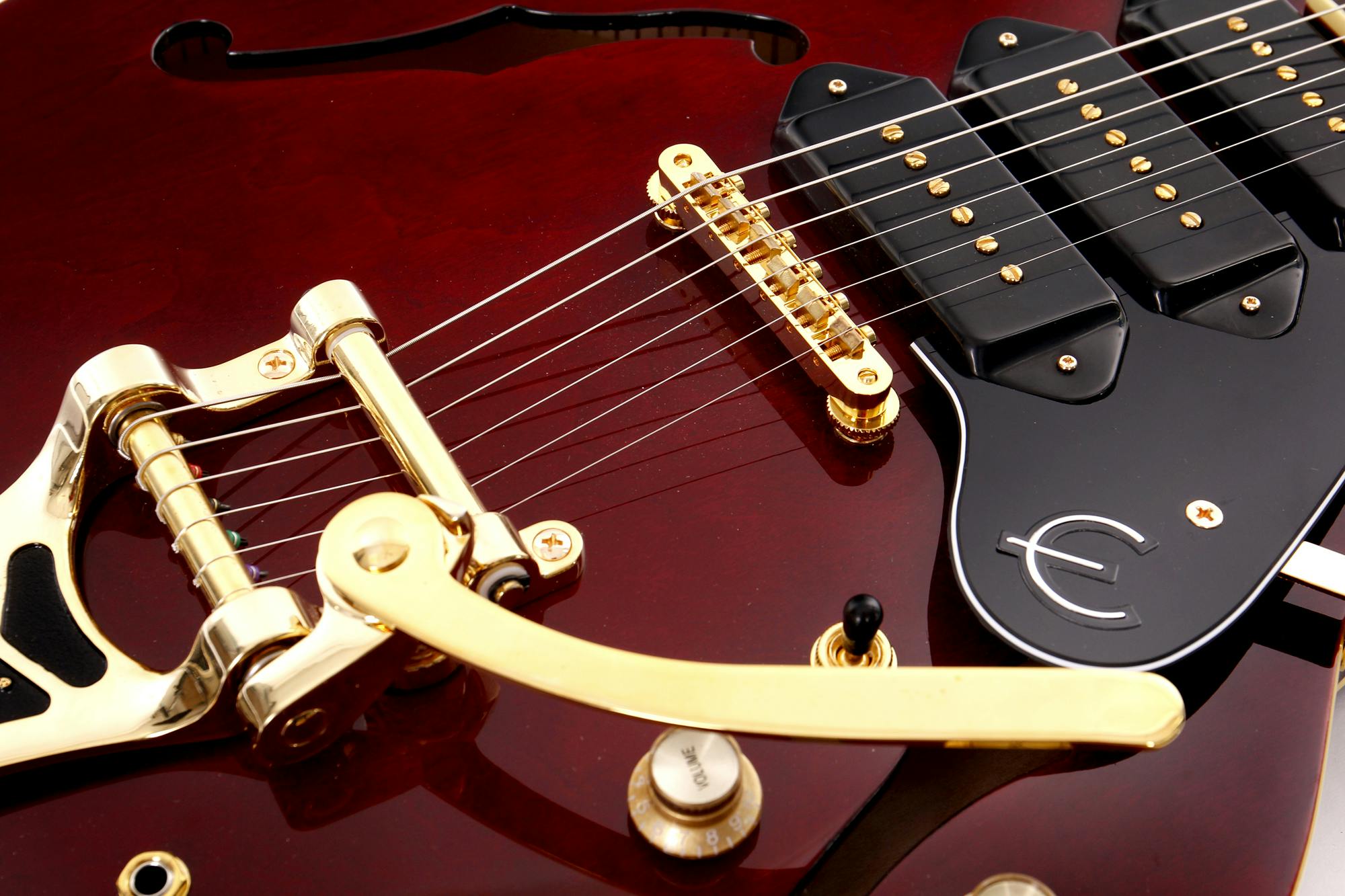 B Stock : Epiphone Riviera P93 in Wine Red Bigsby - Andertons